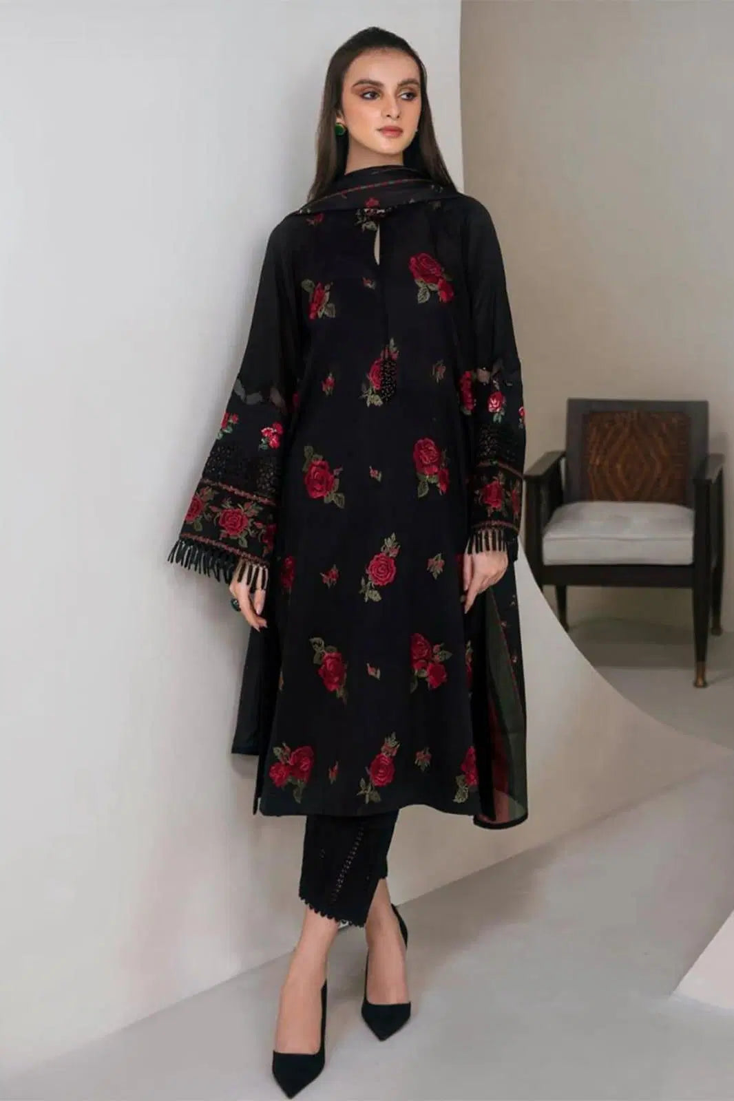 3 Pcs Women's Unstitched Embroidered Suit